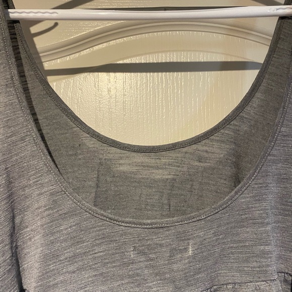 American Eagle Outfitters - Flowy Grey Crop Tank Top - Picture 5 of 8